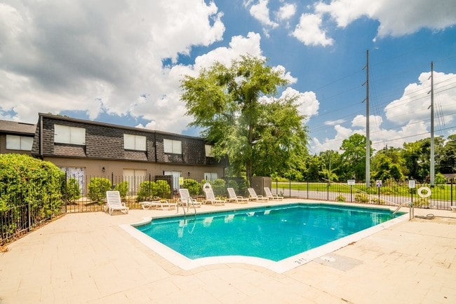 Barrington Park Apartments in Mobile, AL - Building Photo - Building Photo