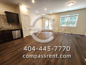 2349 Camden Oak Way in Lithonia, GA - Building Photo - Building Photo