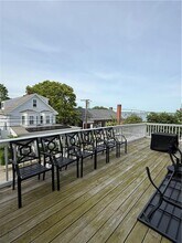 9 Union St in Jamestown, RI - Foto de edificio - Building Photo