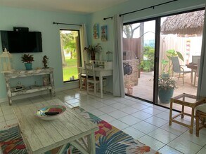825 Center St in Jupiter, FL - Building Photo - Building Photo