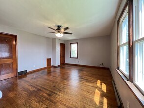 1258 University Ave in Dubuque, IA - Building Photo - Building Photo