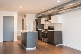1433 N 7th St, Unit 4 in Philadelphia, PA - Building Photo - Building Photo