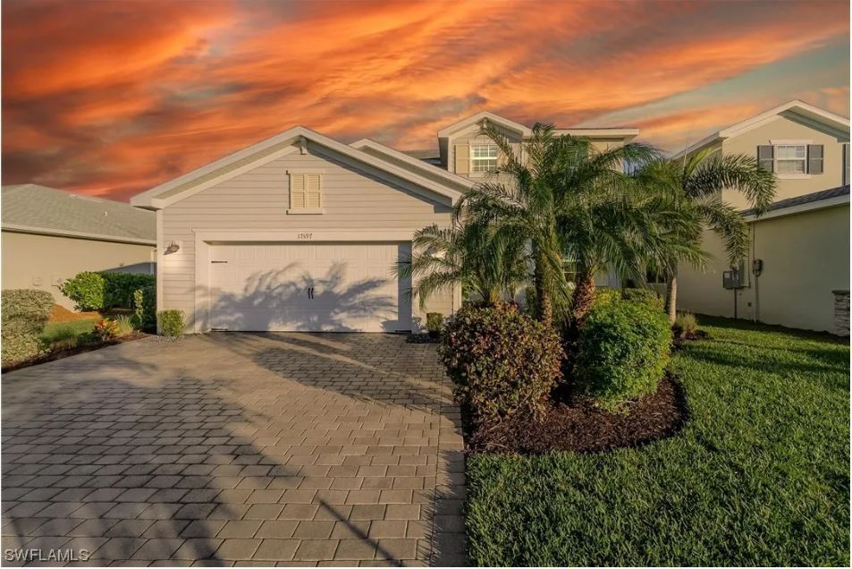 17597 Wayside Bnd in Punta Gorda, FL - Building Photo