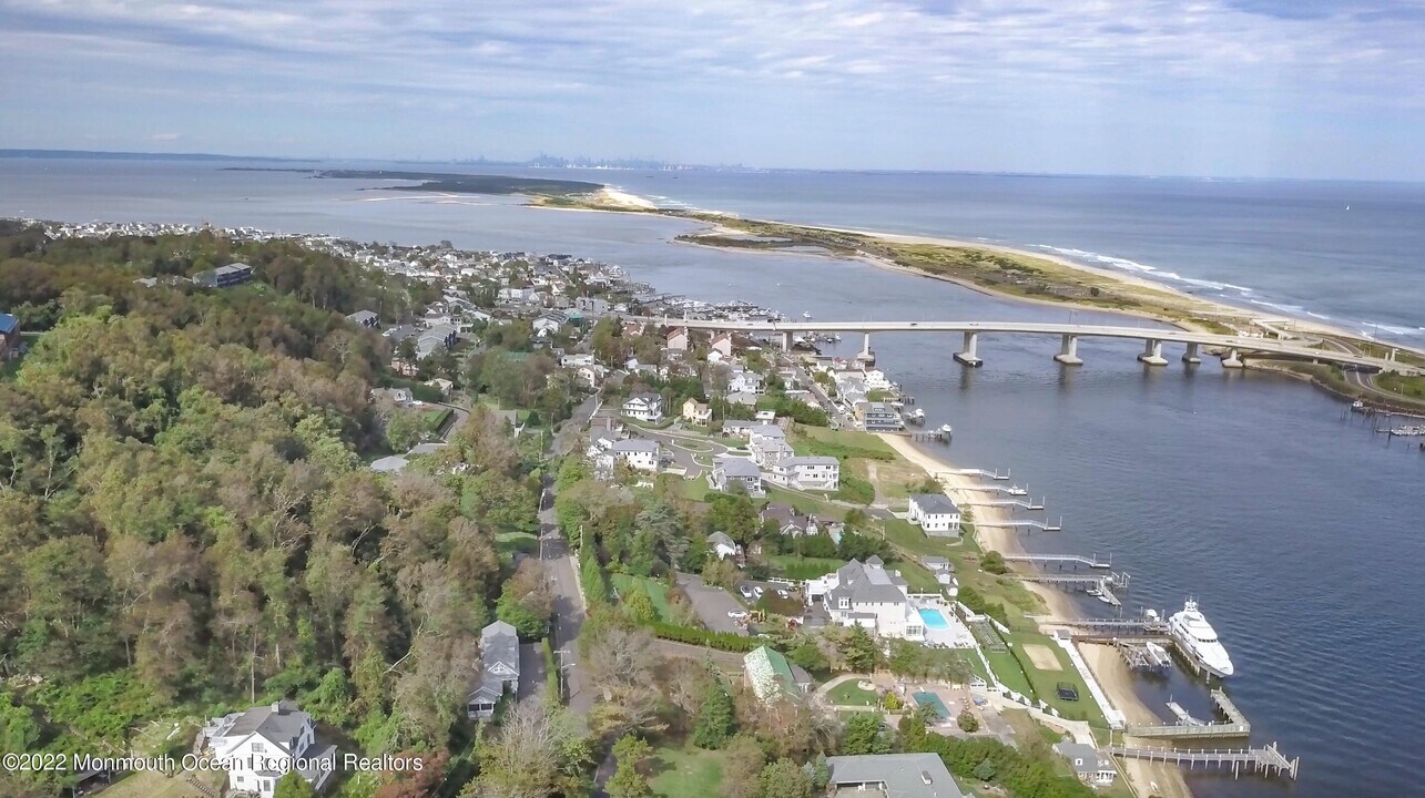 153 Portland Rd in Highlands, NJ - Building Photo