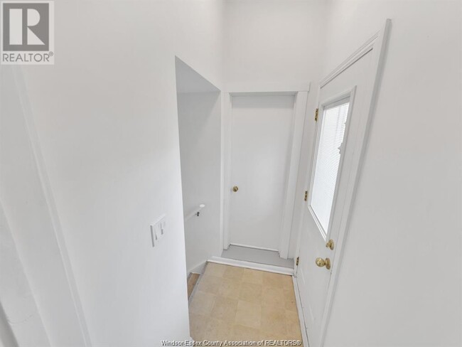 2445 Todd Ln in Windsor, ON - Building Photo - Building Photo