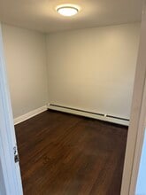 94 W Main St in Vernon, CT - Building Photo - Building Photo