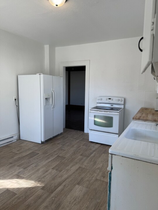 811 W Main St-Unit -1 in Sac City, IA - Building Photo