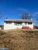 7297 Jacksonville Ave in Manassas, VA - Building Photo