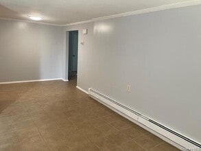 331 E Market St in Long Beach, NY - Building Photo - Building Photo