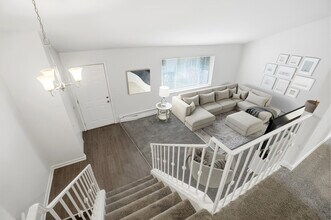 Immaculate Townhomes in Cincinnati, OH - Foto de edificio - Building Photo