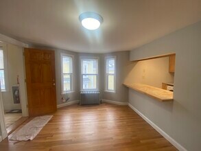 114 Magazine St, Unit 2 in Cambridge, MA - Foto de edificio - Building Photo