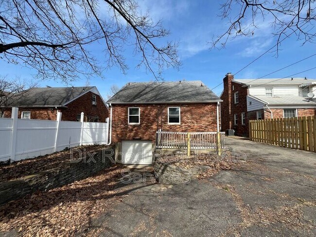 1809 Bluefield Pl in Cincinnati, OH - Foto de edificio - Building Photo