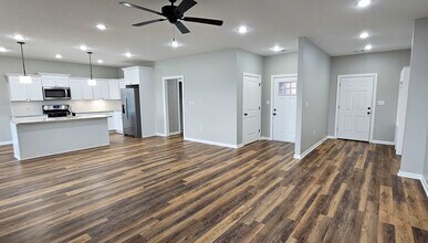 102 Clearwater Dr in Brookland, AR - Foto de edificio - Building Photo