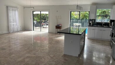 13424 SW 90th Terrace in Miami, FL - Building Photo - Building Photo