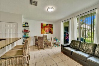 8271 SW 29th St in Miramar, FL - Building Photo - Building Photo