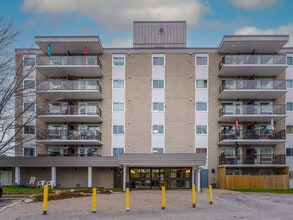 Gloria Gardens Apartments in North Bay, ON - Building Photo - Building Photo