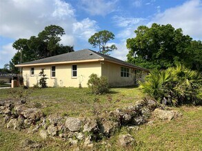 4181 Silver Sword Ct in North Fort Myers, FL - Building Photo - Building Photo