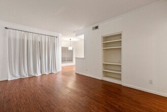 6000-16 Shepherd Mountain Cove in Austin, TX - Building Photo - Building Photo