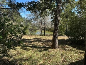 3037 County Road 329 in Lincoln, TX - Building Photo - Building Photo