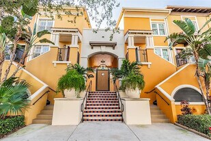 200 4th Ave S, Unit 227 in St. Petersburg, FL - Building Photo