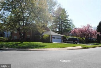 6918 Espey Ln in McLean, VA - Building Photo - Building Photo