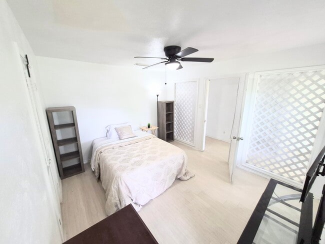 property at 2202 Shannon Ln