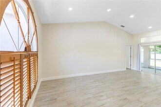 7445 Mengi Cir in New Port Richey, FL - Building Photo - Building Photo