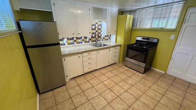 1812 Lead Ave SE, Unit #2