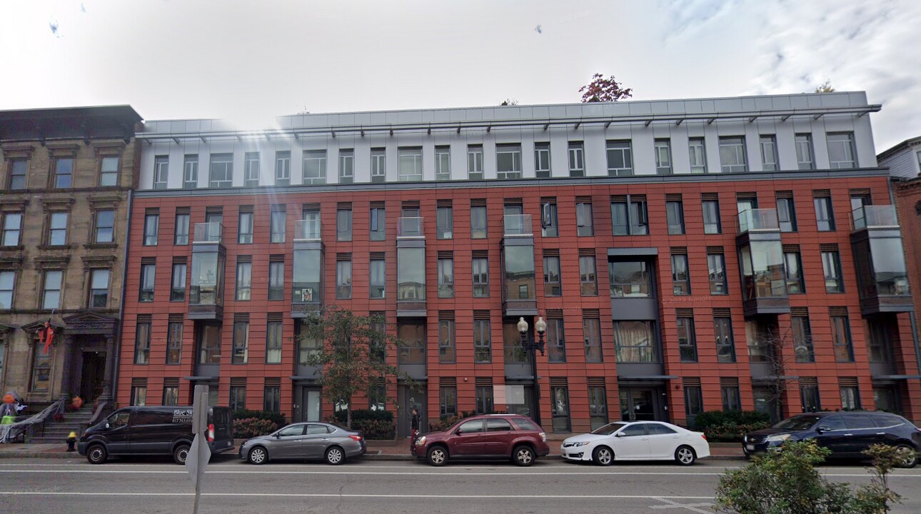 691 Massachusetts Ave, Unit 302 in Boston, MA - Building Photo