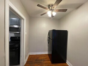 4221 Lamar St in Houston, TX - Building Photo - Building Photo