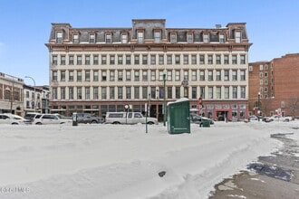 5 Broadway in Troy, NY - Foto de edificio - Building Photo