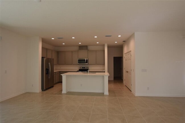 3024 Heart Lk Dr in Groveland, FL - Building Photo - Building Photo