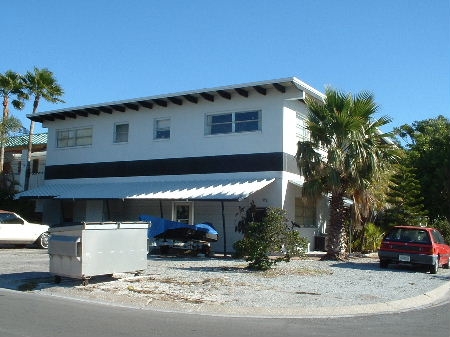 599 Bay Esplanade St in Clearwater, FL - Building Photo