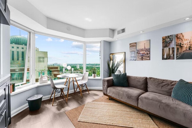 property at 125 Yorkville Ave