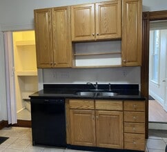 8302 Curzon Ave in Cincinnati, OH - Building Photo - Building Photo