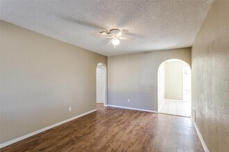 645 Lloyd Ave in Midwest City, OK - Building Photo - Building Photo