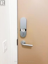 1 Quarrington Lane in North York, ON - Building Photo - Building Photo