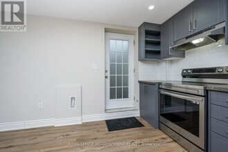 54 Meadowglen Blvd in Halton Hills, ON - Building Photo - Building Photo