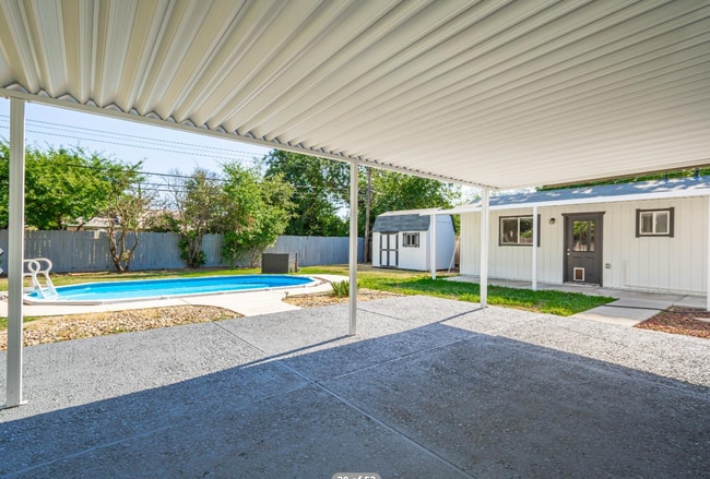 property at 4912 Boyd Dr