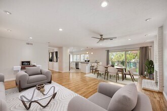 17465 Plaza Otonal in San Diego, CA - Building Photo - Building Photo