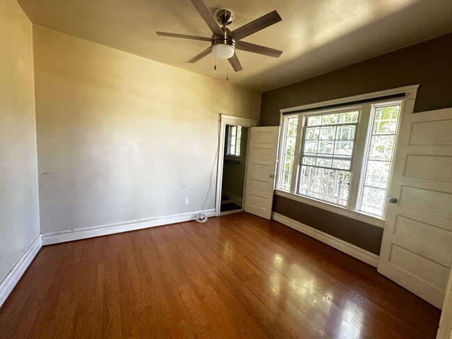 1193 W 35th St in Los Angeles, CA - Building Photo - Building Photo