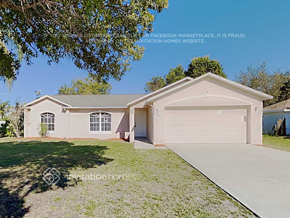 1062 Ireland Dr in Deltona, FL - Building Photo