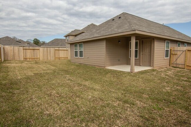 13807 Winding Path Ln in Willis, TX - Building Photo - Building Photo