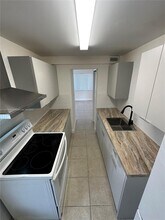 1715 N 16th Ave in Hollywood, FL - Building Photo - Building Photo