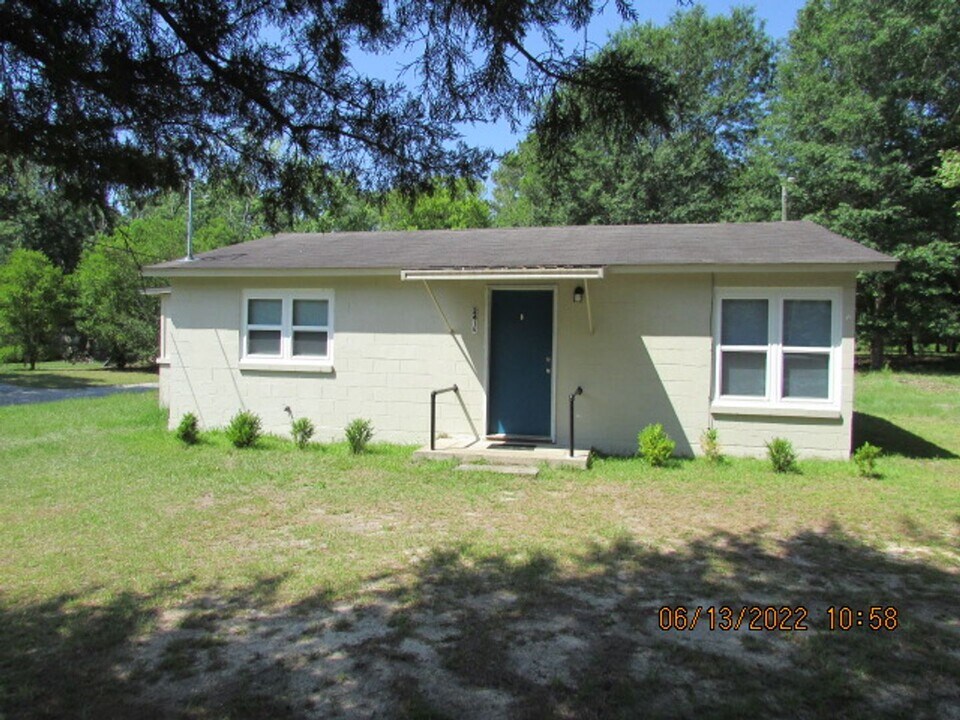 2416 Pipkin Rd in Sumter, SC - Building Photo