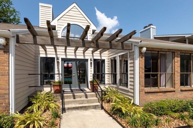 property at 1007 S Mason Rd