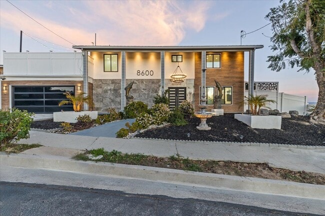 8600 Farralone Ave in Los Angeles, CA - Building Photo - Building Photo