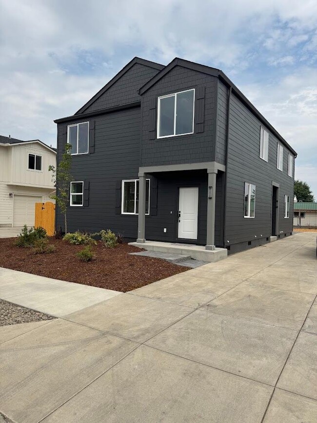 223 28th Ave SE