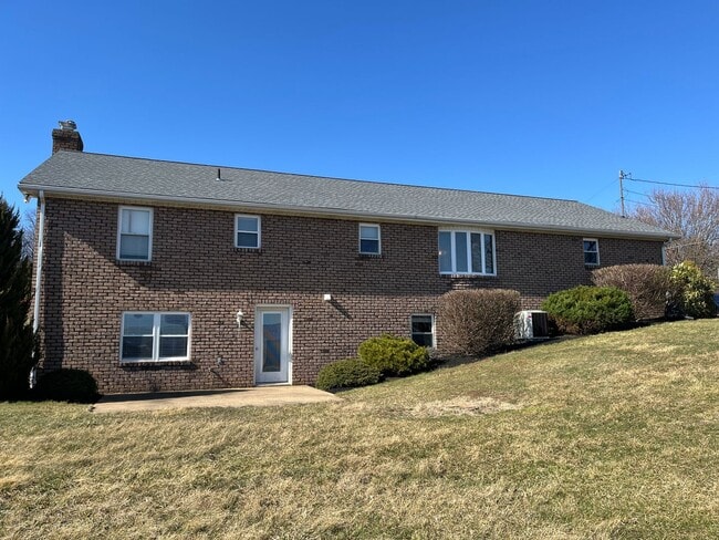 1162 Buck Tail Ln in York, PA - Building Photo - Building Photo