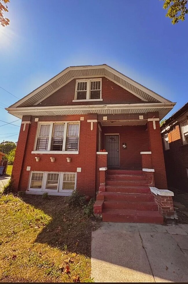 property at 1176 Fillmore St
